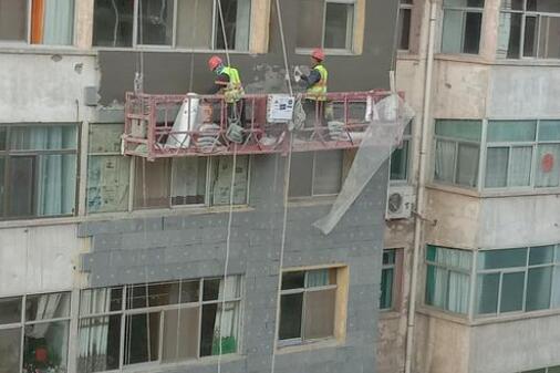 老舊小區(qū)外墻保溫材料改造工程，因地制宜的采取措施